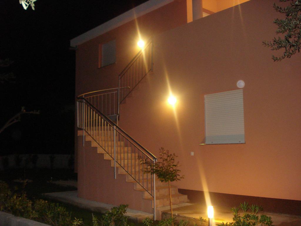 Apartments Luna Sukošan Exteriör bild